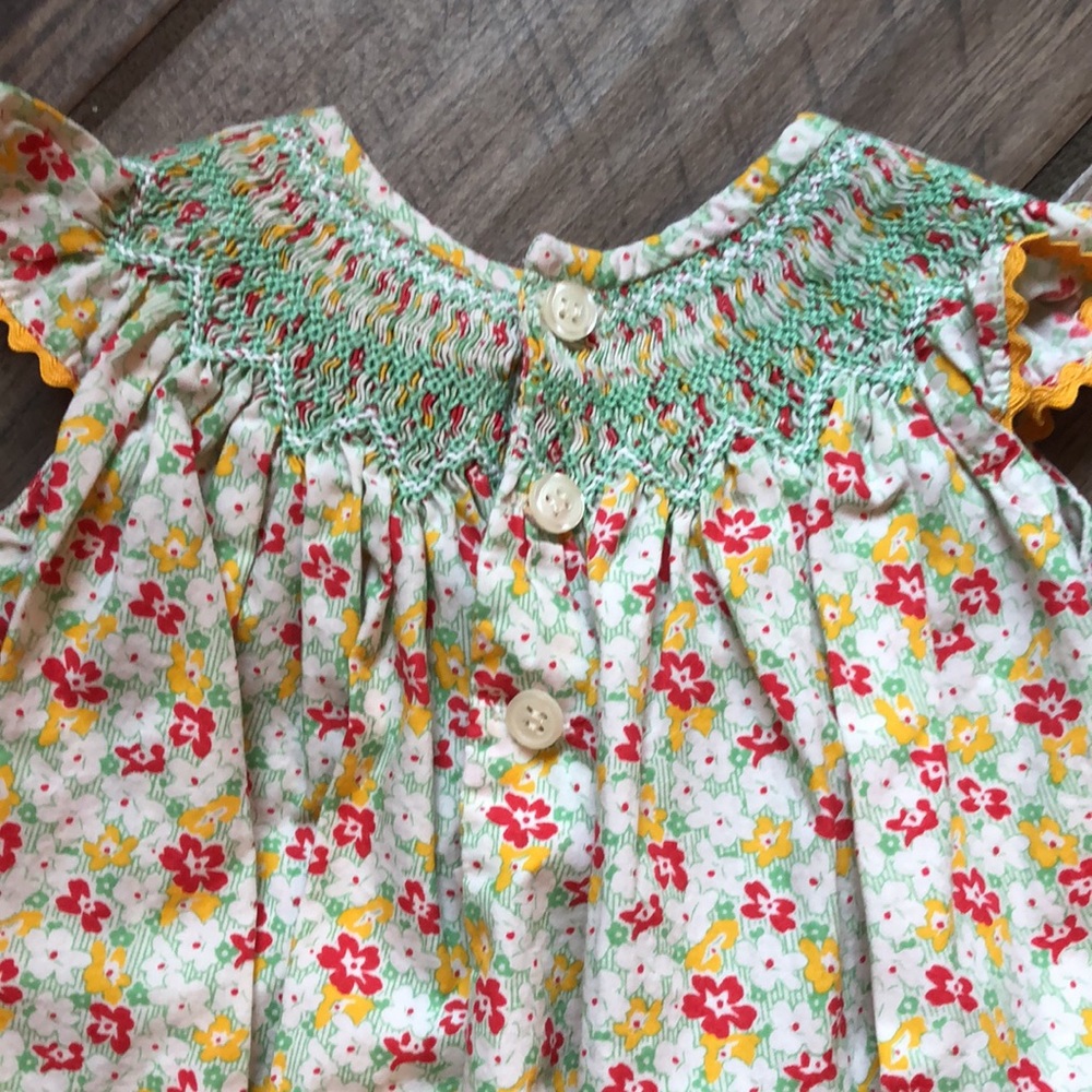 Beyond adorable Orient Express Inc smocked bubble. - Picture 6 of 6